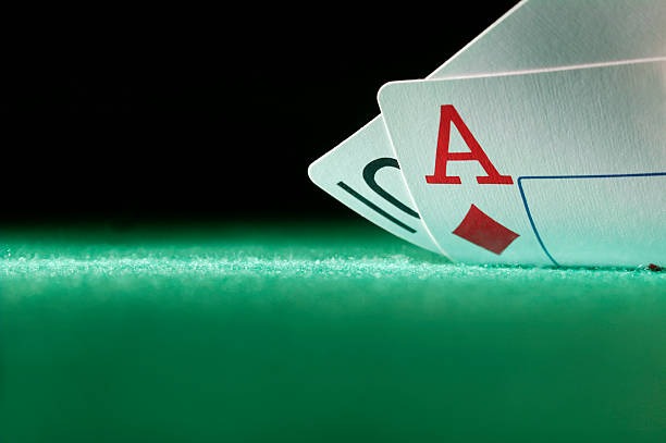 jutawantoto live blackjack table with professional dealer and real cards